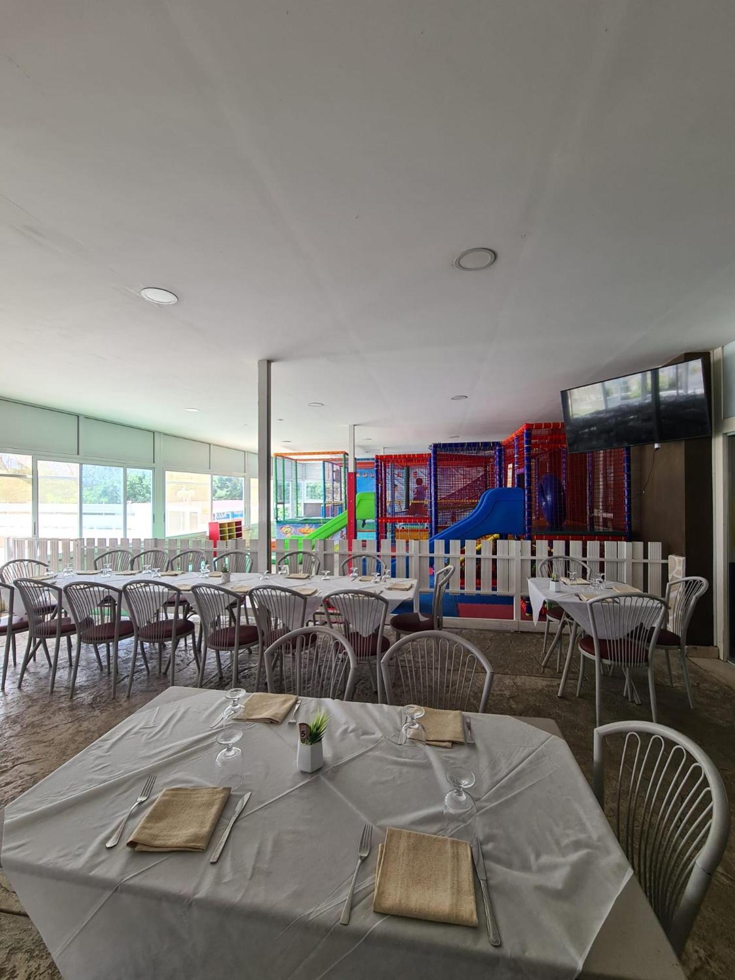 Hotel Saturday Palma Campania Bagian luar foto