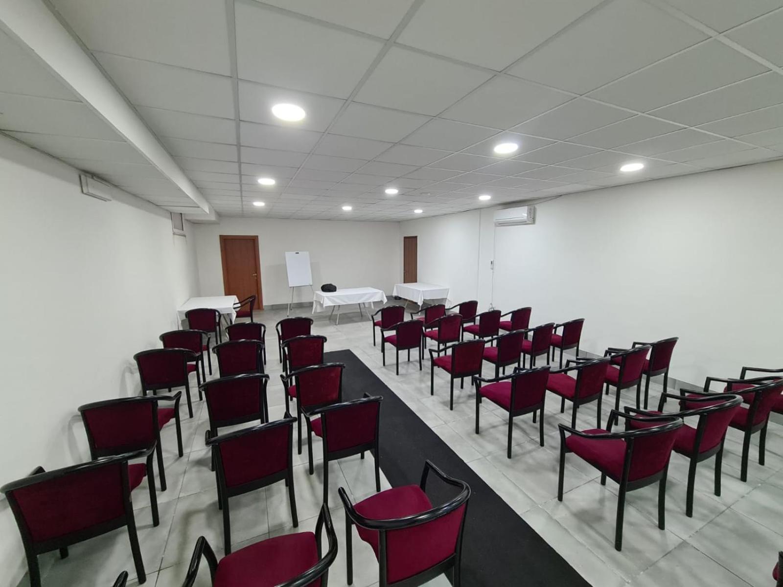 Hotel Saturday Palma Campania Bagian luar foto